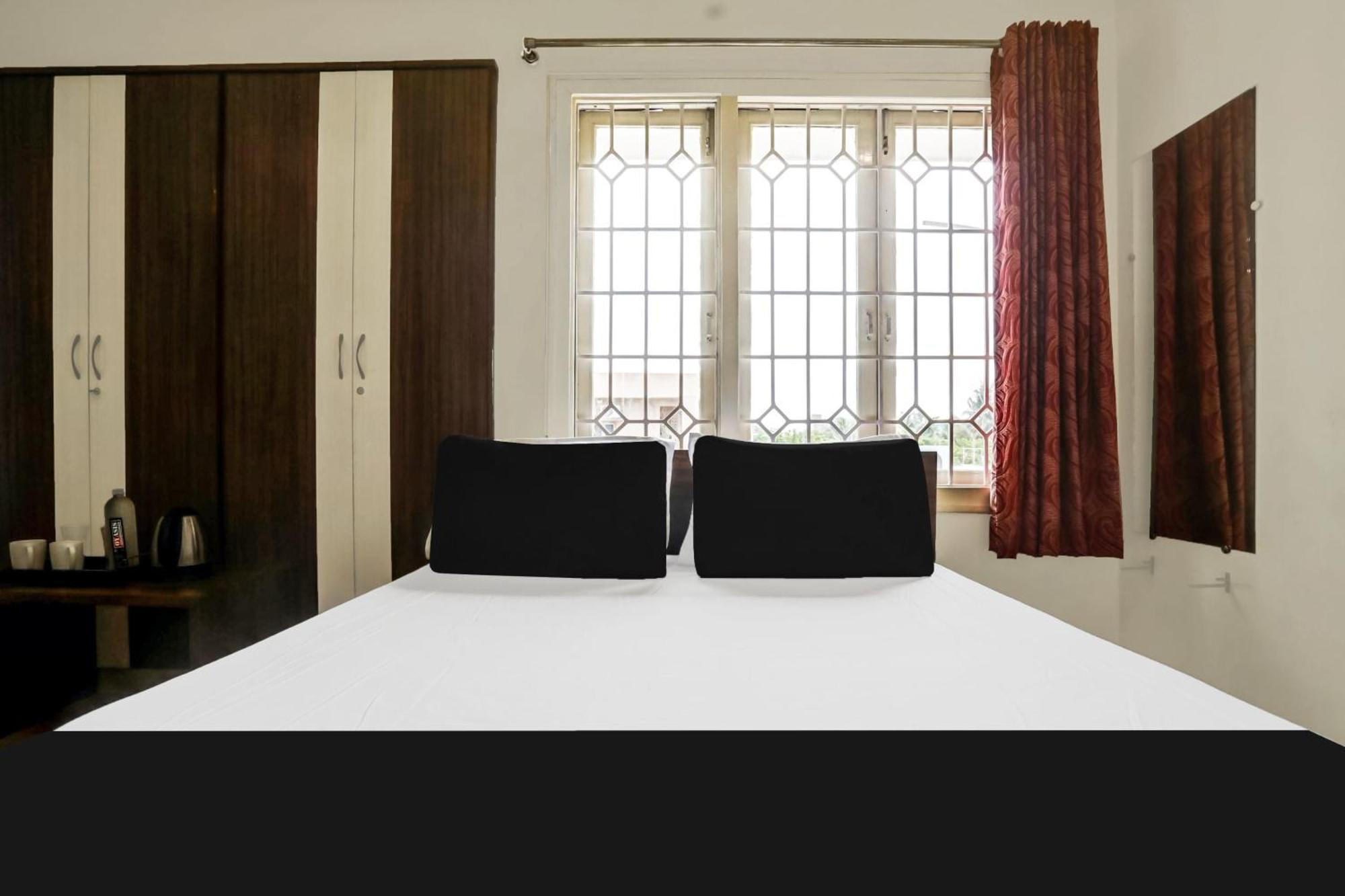 Super Hotel O Ashok Nagar Near Jntu College Kākināda Zewnętrze zdjęcie